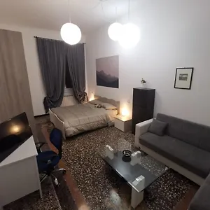 Wow - 175 Mq - Posteggio Privato - Davanti Porto Traghetti - Fino A 10 Posti Letto Apartamento